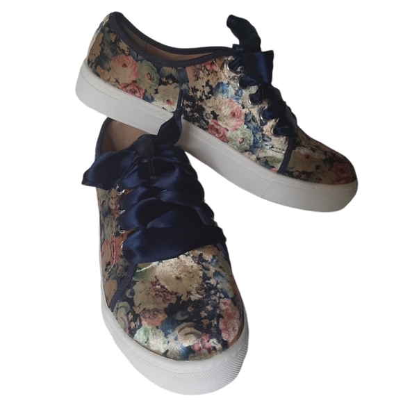 Dirty Laundry Shoes - DIRTY LAUNDRY Josi Floral Printed Velvet Lace-Up Sneakers Sz 7